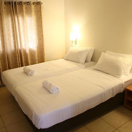Eilot Kibbutz Country Lodging Eilat Habitación foto